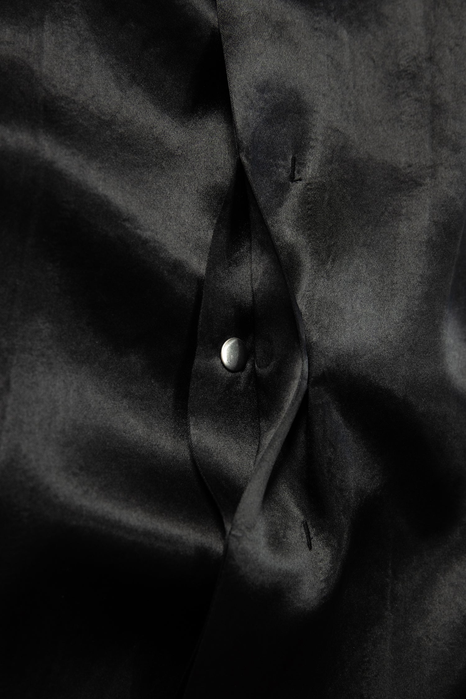 V-SATIN S/S SHIRTS