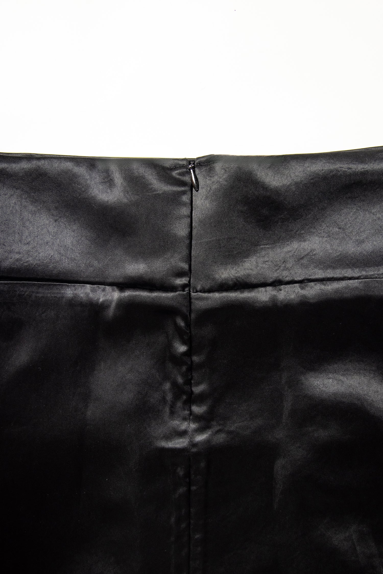 V-SATIN SKIRT